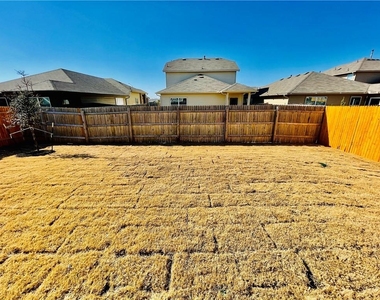 3025 Egan Dr - Photo Thumbnail 7