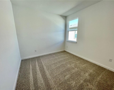 3025 Egan Dr - Photo Thumbnail 11