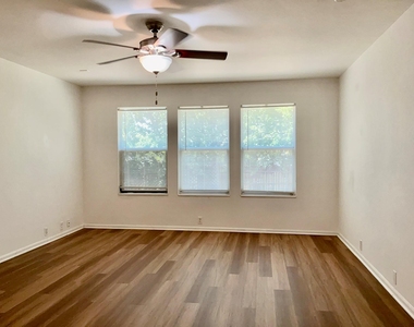 789 Kingfisher Ln - Photo Thumbnail 10