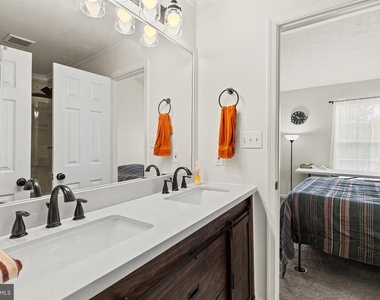 2609 Claybrooke Drive - Photo Thumbnail 13