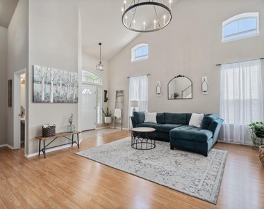 2913 Fleet Dr - Photo Thumbnail 2