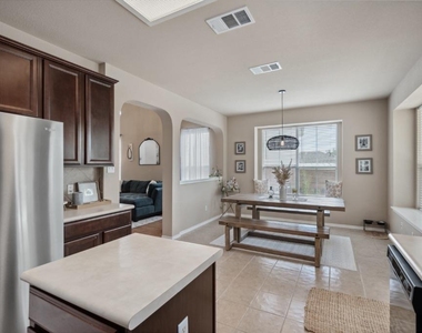 2913 Fleet Dr - Photo Thumbnail 8