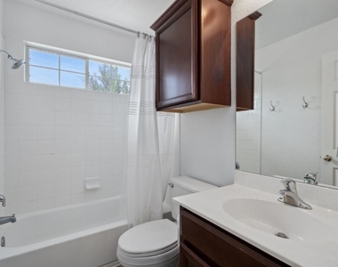 2913 Fleet Dr - Photo Thumbnail 20