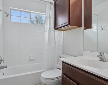 2913 Fleet Dr - Photo Thumbnail 21
