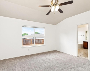 3232 Clinton Pl - Photo Thumbnail 10