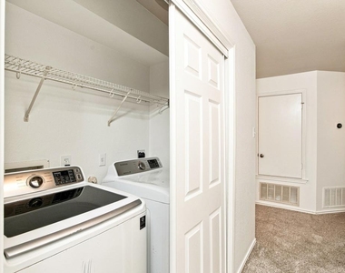 3232 Clinton Pl - Photo Thumbnail 18