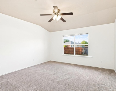 3232 Clinton Pl - Photo Thumbnail 9