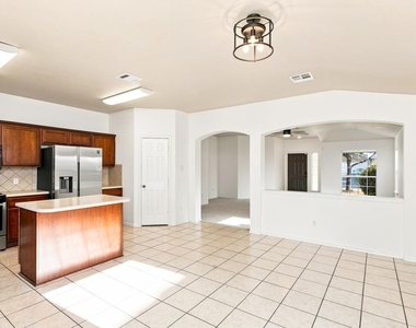 3232 Clinton Pl - Photo Thumbnail 4