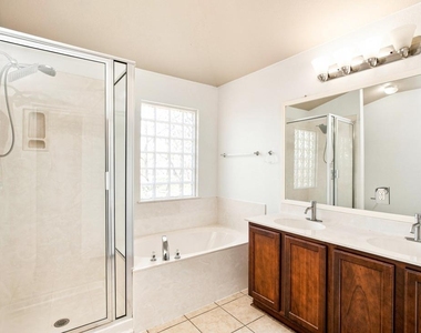 3232 Clinton Pl - Photo Thumbnail 12