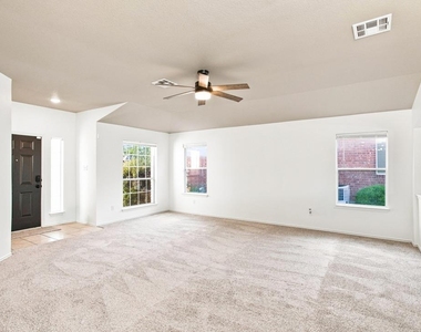 3232 Clinton Pl - Photo Thumbnail 3