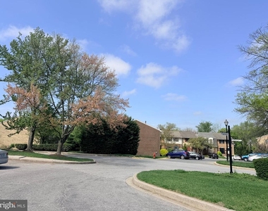 109 Swarthmore Drive - Photo Thumbnail 3