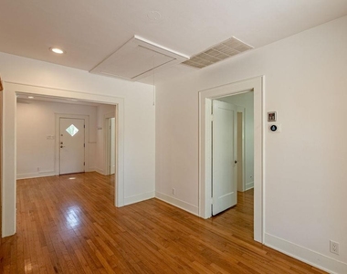 902 Bouldin Ave - Photo Thumbnail 6