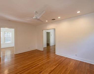 902 Bouldin Ave - Photo Thumbnail 4