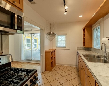902 Bouldin Ave - Photo Thumbnail 8