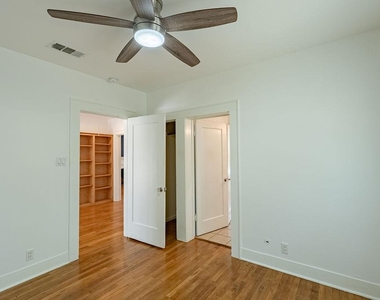 902 Bouldin Ave - Photo Thumbnail 11