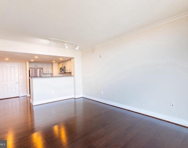 414 Water Street - Photo Thumbnail 4
