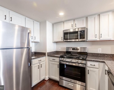 414 Water Street - Photo Thumbnail 3