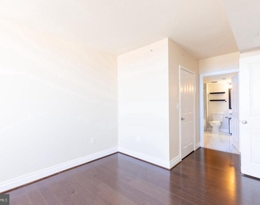 414 Water Street - Photo Thumbnail 9