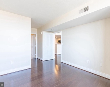 414 Water Street - Photo Thumbnail 8