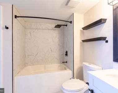 414 Water Street - Photo Thumbnail 11