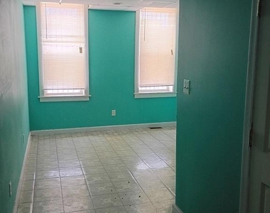 709 Poplar Grove Street - Photo Thumbnail 12