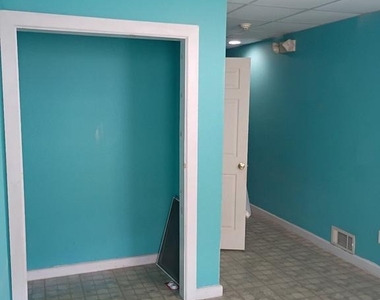 709 Poplar Grove Street - Photo Thumbnail 13