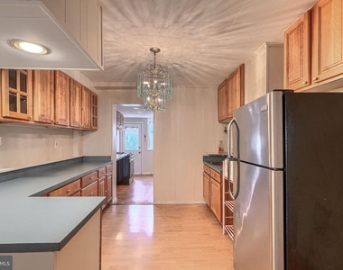 1453 Woodall Street - Photo Thumbnail 7