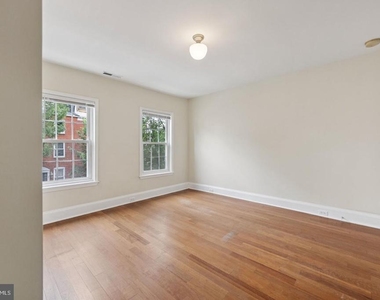 1814 E Pratt Street - Photo Thumbnail 17
