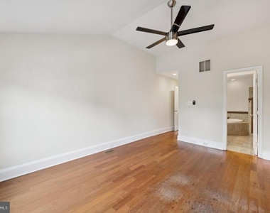 1814 E Pratt Street - Photo Thumbnail 22