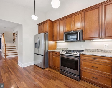 1814 E Pratt Street - Photo Thumbnail 9