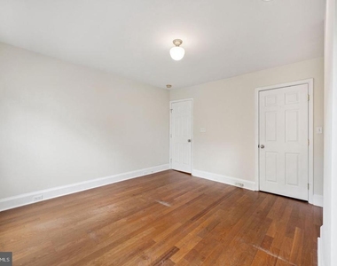 1814 E Pratt Street - Photo Thumbnail 16