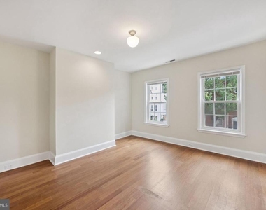 1814 E Pratt Street - Photo Thumbnail 15