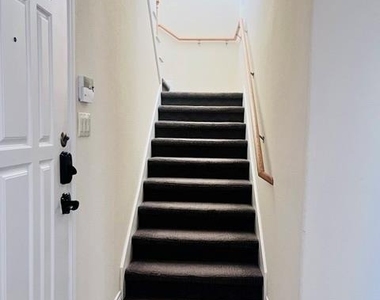 1405 Delsie Dr - Photo Thumbnail 8