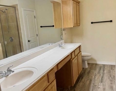 1405 Delsie Dr - Photo Thumbnail 4