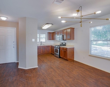 1512 Davis Mountain Loop - Photo Thumbnail 4