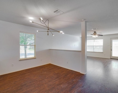1512 Davis Mountain Loop - Photo Thumbnail 9