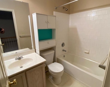 2461 Medford Court - Photo Thumbnail 12