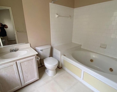 2461 Medford Court - Photo Thumbnail 10