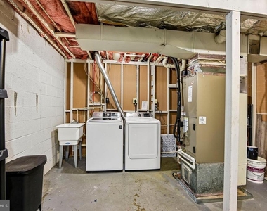 1812 Foxdale Court - Photo Thumbnail 28