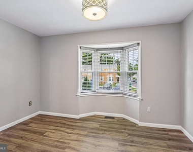 1812 Foxdale Court - Photo Thumbnail 3