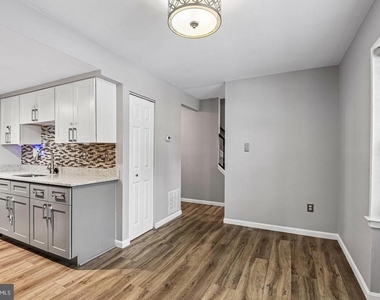 1812 Foxdale Court - Photo Thumbnail 4