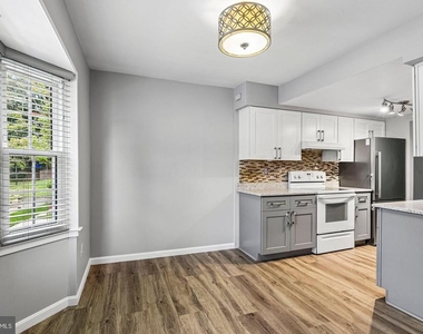 1812 Foxdale Court - Photo Thumbnail 5