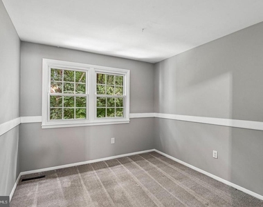 1812 Foxdale Court - Photo Thumbnail 18
