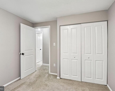 1812 Foxdale Court - Photo Thumbnail 17