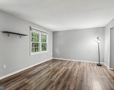 1812 Foxdale Court - Photo Thumbnail 10