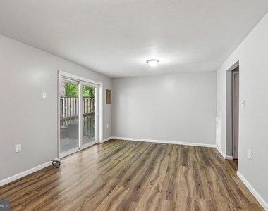 1812 Foxdale Court - Photo Thumbnail 25