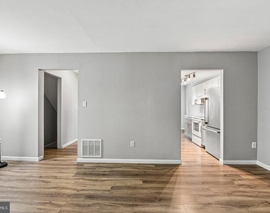 1812 Foxdale Court - Photo Thumbnail 11