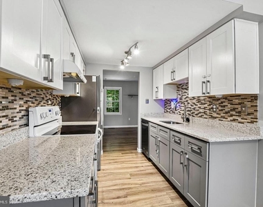 1812 Foxdale Court - Photo Thumbnail 8