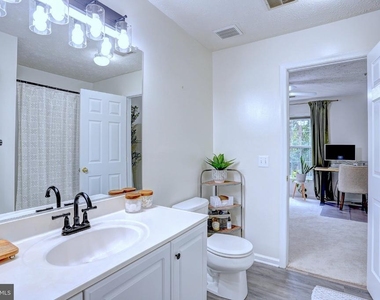 2056 Quaker Way - Photo Thumbnail 6