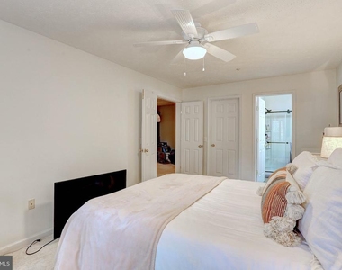 2056 Quaker Way - Photo Thumbnail 17